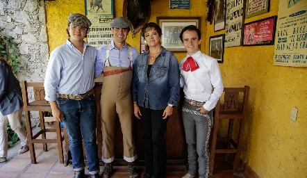  Álvaro Labastida, José Mauricio, Paulina Gordoa y José Sainz.
