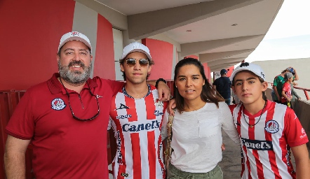  Familia Carreras Torres, Daniel, Daniel, Lorena y Diego.