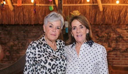  Paty del Peral y Blanca María Valle.