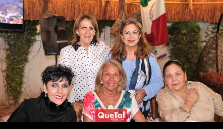  María Elena Serrano, Blanca María Valle, Ángeles Mezquida, Dolores Guerrero y Claudia Meade.