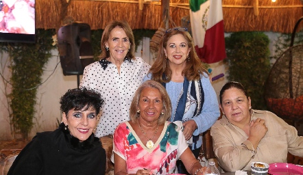  María Elena Serrano, Blanca María Valle, Ángeles Mezquida, Dolores Guerrero y Claudia Meade.