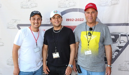  Cesar Guzmán, Josue Pérez y Ramiro Pérez.