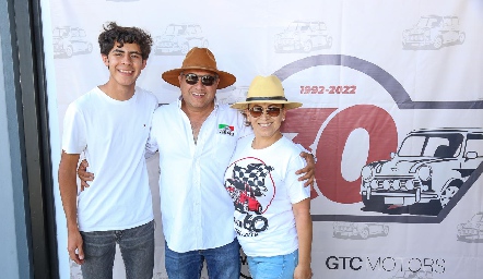  Alex Gutierrez, Ricardo Brito y Yolanda Silva.