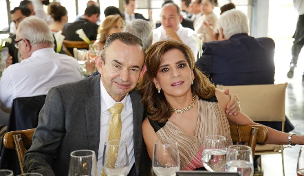  Alejandro Pérez y Ana Emelia Tobías.