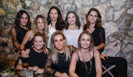  Claudia Artolózaga, María José Pedrero, Ana Paula Valdés, Cecilia Compean, Fernanda Félix, Sofía Bárcena, Mónica Torres y Gabriela Artolózaga.