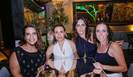  Fernanda Moreno, Alicia Moreno, Claudia Artolózaga y Lucía Zacarías.