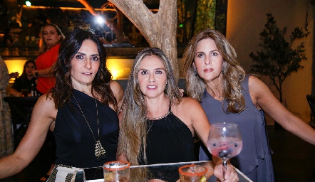  Claudia Artolózaga, Bety Villegas y Verónica Berrón.