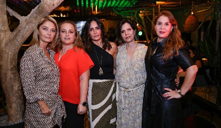  Chelo Harris, Güera Gutiérrez, Claudia Artolózaga, Alejandra Martínez y Raquel Morales.