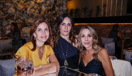  Rocío Nieto, Claudia Artolózaga y Roxana Serna.