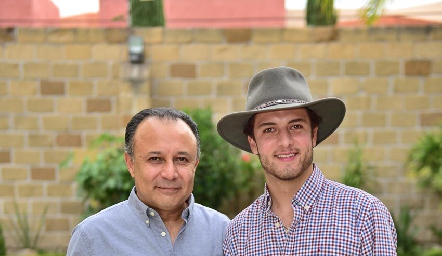  Fernando Díaz de León con su hijo Rodrigo.
