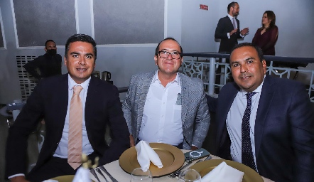  Barón Urdiola, Gerardo Rodríguez y Marco Compean.