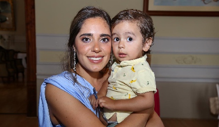  Ana Sofi Ascanio con su sobrino Sebastián.