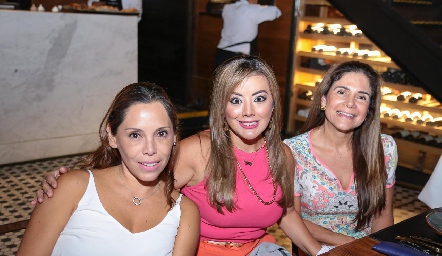  Diana Márquez, Elvia Hernández y Milisa Crespo.