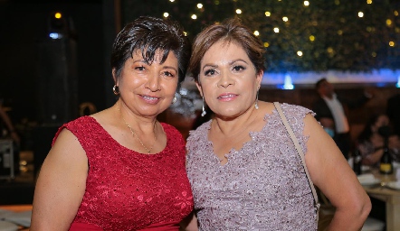  Luz María Torres y Martha Gutiérrez.