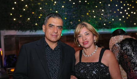  Luis y Carmen Gómez.