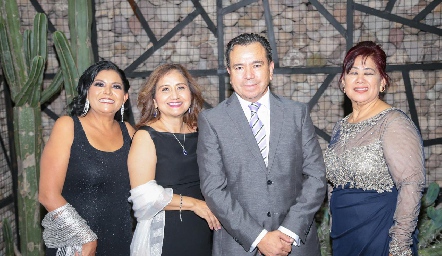  Lorena Lara, Elsa Arias, Bernardo Ramaruelas e Irma Flores.