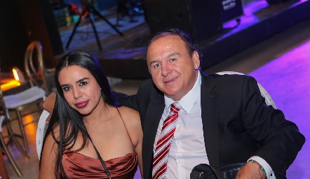  Mayra Maldonado y Carlos Saldaña.