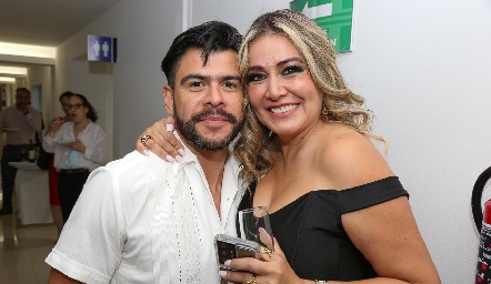  Raymundo Mijangos y Karina Rodríguez.