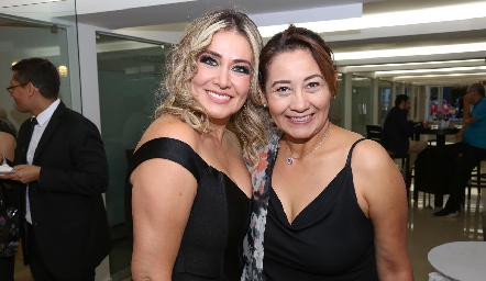  Karina Rodríguez y Nancy Delgado.
