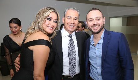  Karina Rodríguez, Alejandro Ovejar y Rafael Retes.