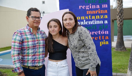  Sergio Quibrera y María José Abaroa con su hija Pía.