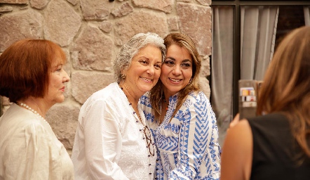  Belenda González y Mine Echeverría.
