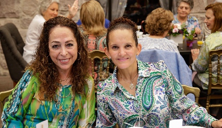  Martha Montiel y Mariana Ramírez.