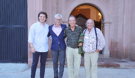  Sebastián Torre, Carlos Allende, Pedro Vaca y José Vaca.