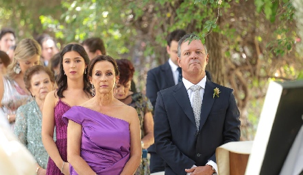 Carmen Bravo y Jorge Del Valle, papás de la novia.