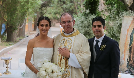  Carmen Del Valle, Padre Gabriel Del Valle y Mauricio Motilla.
