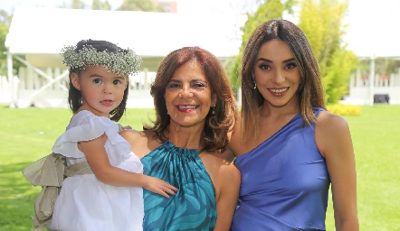  3 generaciones, Martina Valle, Paty Silos y Adri de la Maza.