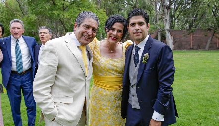  Toño Sandoval, Carmenchu de Sandoval y Mauricio Motilla.