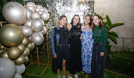  Daniele Falcón, Claudette Villasana, Mariana Labarthe y Montse Barral.