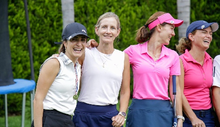  Lourdes Lafuente, Isabel Martí, Paulina Vivanco y Daniela Coulon .