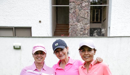  Marcela Alcalde, Mercy Lafuente y Lorena Torres.