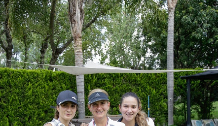  Loudes Lafuente, Ivette Coulon y Erika Von Der Meden.