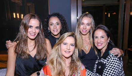  Gloria Medina, Mariza Calderón, Érika Olivares, Marcela Rubio y Lety Aguilar.