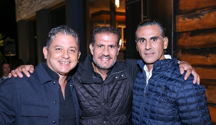 Alfredo Enríquez, Juan José Yáñez y Gilberto Enríquez.