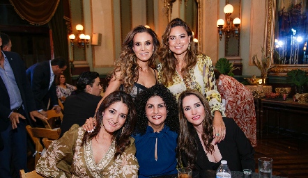  Daniela Díaz de León, Ale Leos, Mercy Lafuente, Roxana Gómez y Mariana Ávila.