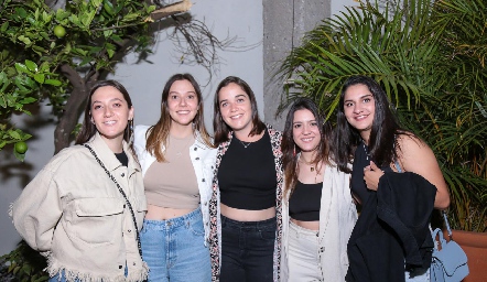  Emilia Noyola, Ale Morales, Maria Meade, Jime y Marcela Duque.