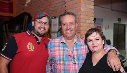  Ezequiel Montoya, Octavio Montoya y Ema Montoya.