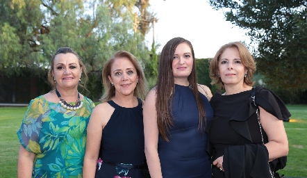  Marisa Ayala, Silvia Yomans, Cari Loreto y Lola de Loreto.