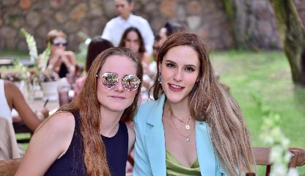  Daniela Rodríguez y Andrea González .