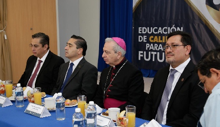  H. José Sánchez, Mtro. Arturo Morones, Monseñor Jorge Alberto Cavazos y Hermano Luis Felipe.