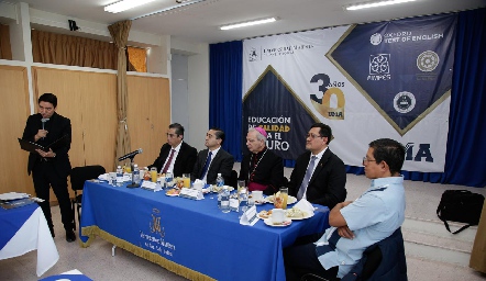  Padre José Antonio Martínez, H. José Sánchez, Mtro. Arturo Morones, Monseñor Jorge Alberto Cavazos, Hno. Luis Felipe y Padre Alejandro García.