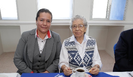 Karina Viladroza y Hermana María Soledad Velázquez.