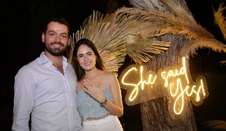  Carlos González Villanueva y Pau Aldrett Álvarez se comprometieron en matrimonio.
