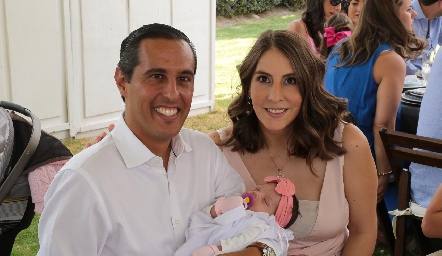  Juan Pablo Ramírez y Ceci Castelo con su hija Ana Paula.