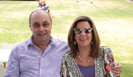  Fernando López y Martha Elena Muñiz.
