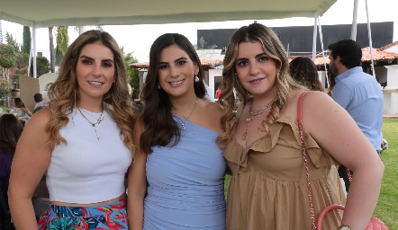  Begoña Muriel, Lu Castello y Daniela Muriel.